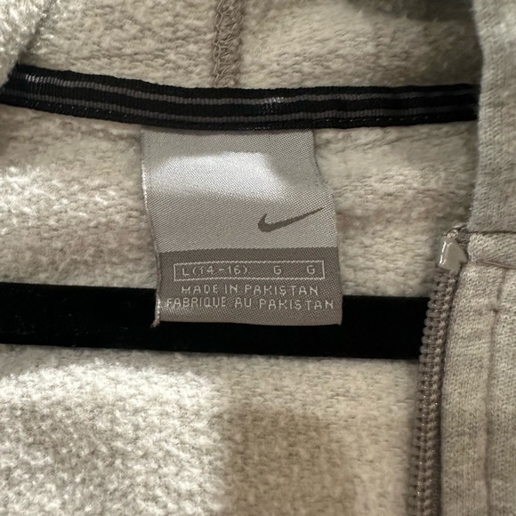 Nike youth large 14/16 zip up jacket with hood - Picture 4 of 4